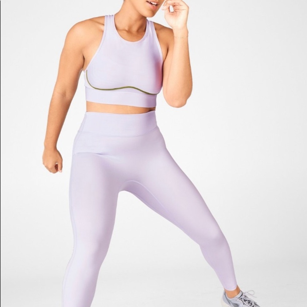 Fabletics Endeavor Set w/Leggings and Sports Bra